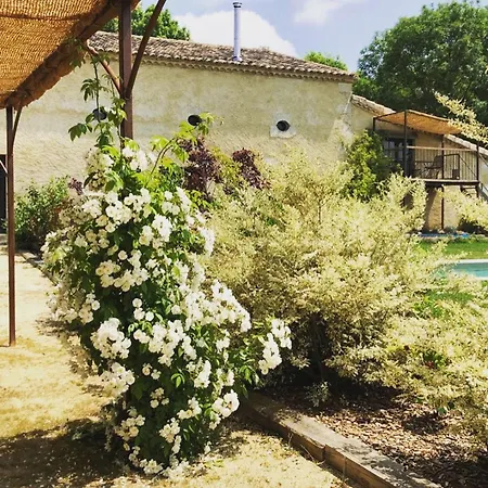 Holiday home Maison Droles D'oiseaux *